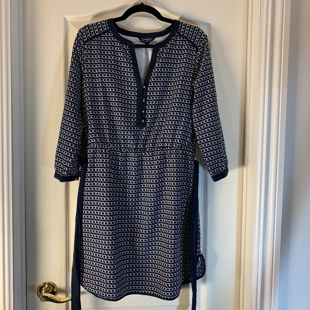 Maison Coupé – Elegant Navy & White V-Neck Dress Waist Tie - Travel or office